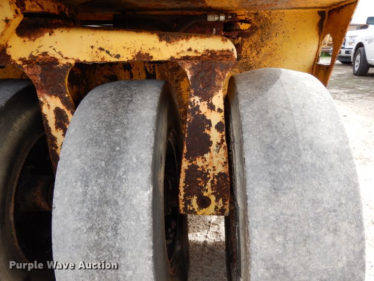 image for item GE9266 1992 Ferguson SP-1118 pneumatic roller