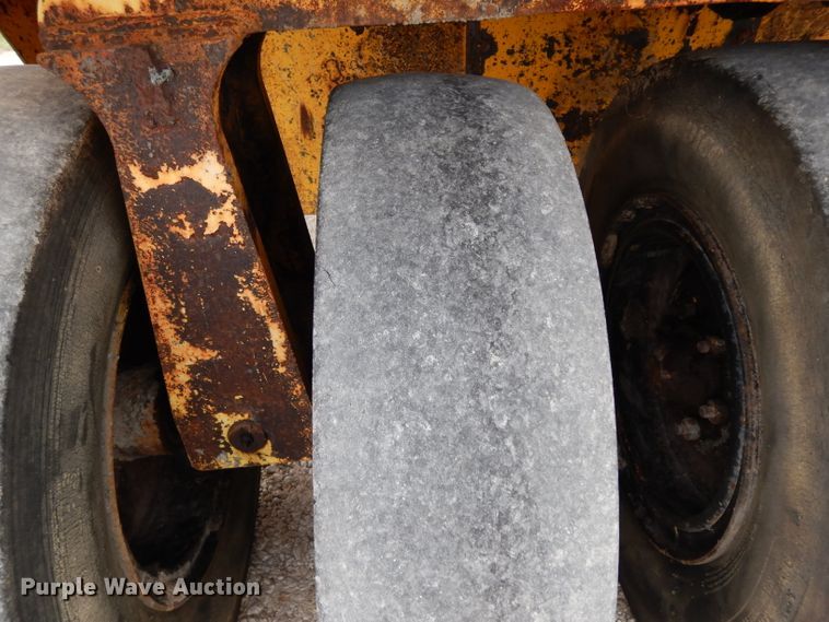 image for item GE9266 1992 Ferguson SP-1118 pneumatic roller