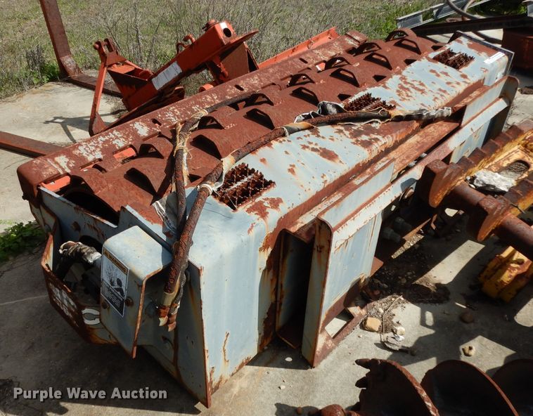 image for item GE9269 Alitec VR66A skid steer compactor