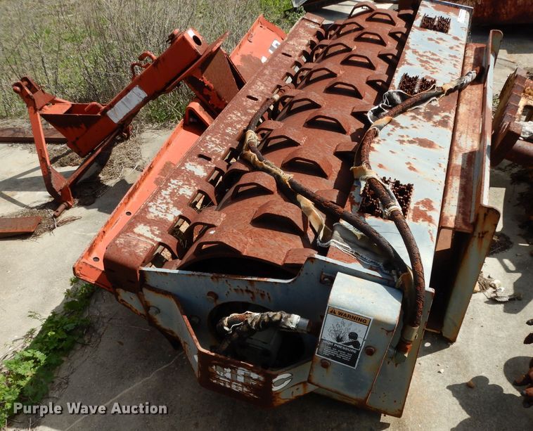 image for item GE9269 Alitec VR66A skid steer compactor