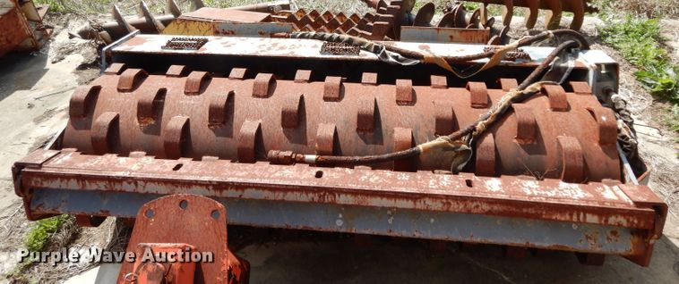 image for item GE9269 Alitec VR66A skid steer compactor