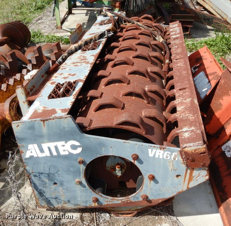 image for item GE9269 Alitec VR66A skid steer compactor