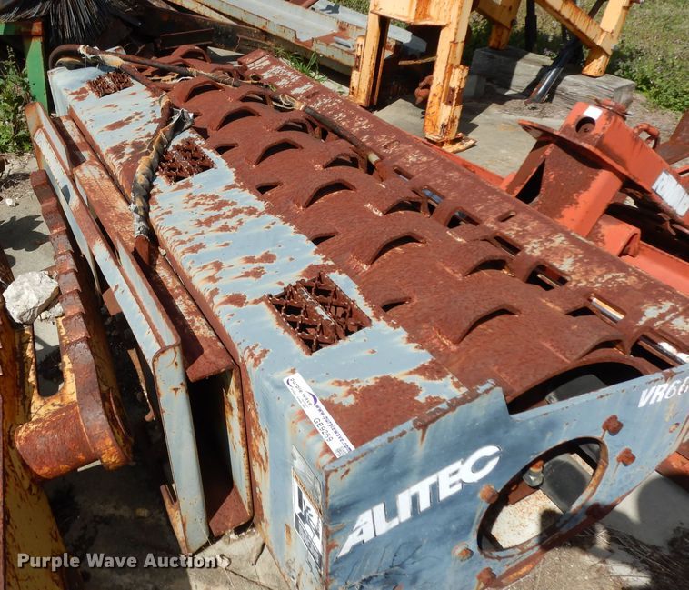 image for item GE9269 Alitec VR66A skid steer compactor