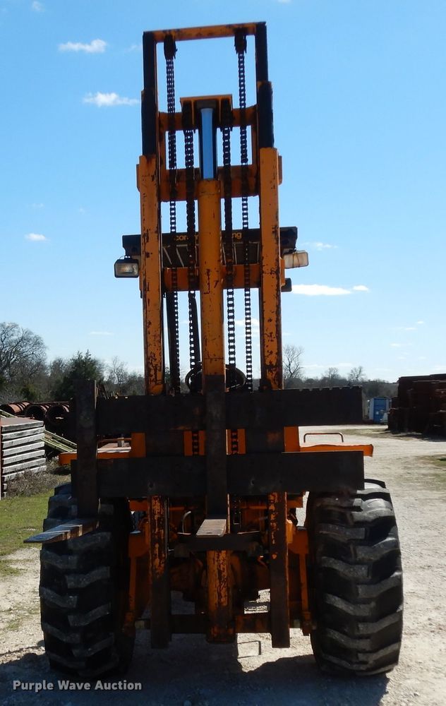 image for item GE9271 1979 Case 585C forklift