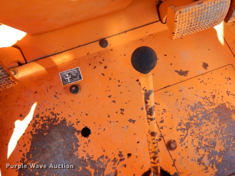 image for item GE9271 1979 Case 585C forklift