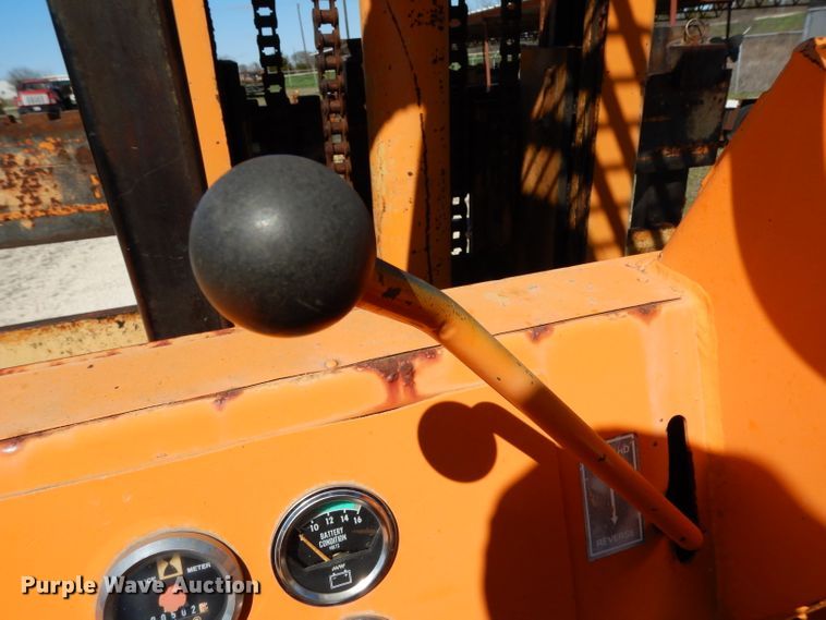 image for item GE9271 1979 Case 585C forklift