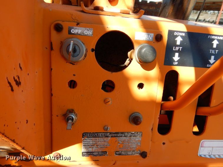 image for item GE9271 1979 Case 585C forklift