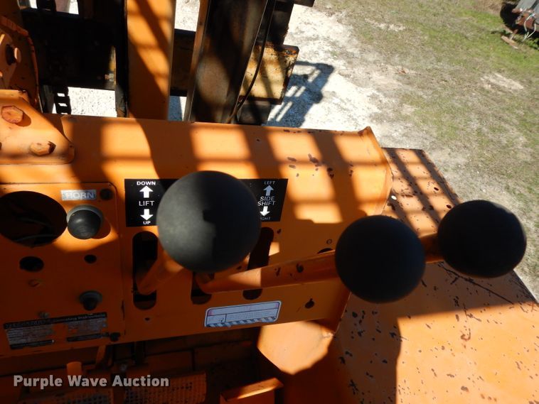 image for item GE9271 1979 Case 585C forklift