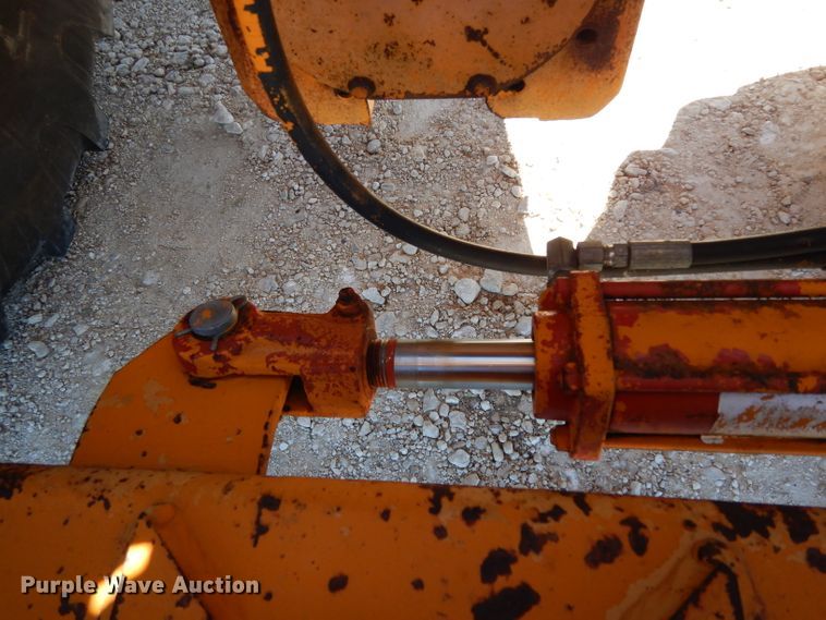 image for item GE9271 1979 Case 585C forklift