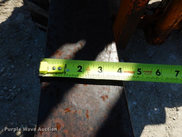 image for item GE9271 1979 Case 585C forklift