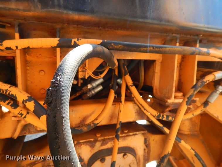 image for item GE9271 1979 Case 585C forklift