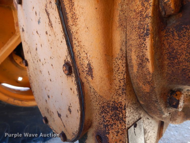 image for item GE9271 1979 Case 585C forklift