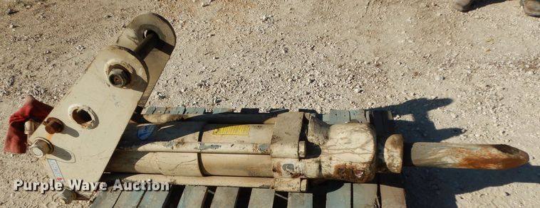 image for item GE9273 Kent KB999 hammer