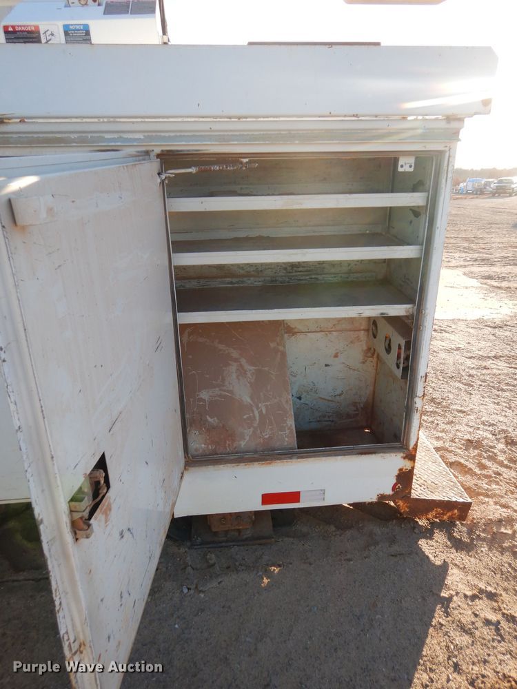 image for item GF9969 Altec bucket truck bed