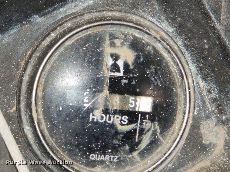 image for item GN9216 2000 John Deere Gator utility vehicle