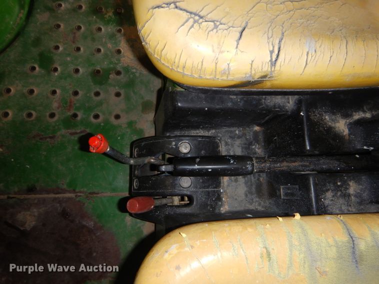 image for item GN9216 2000 John Deere Gator utility vehicle