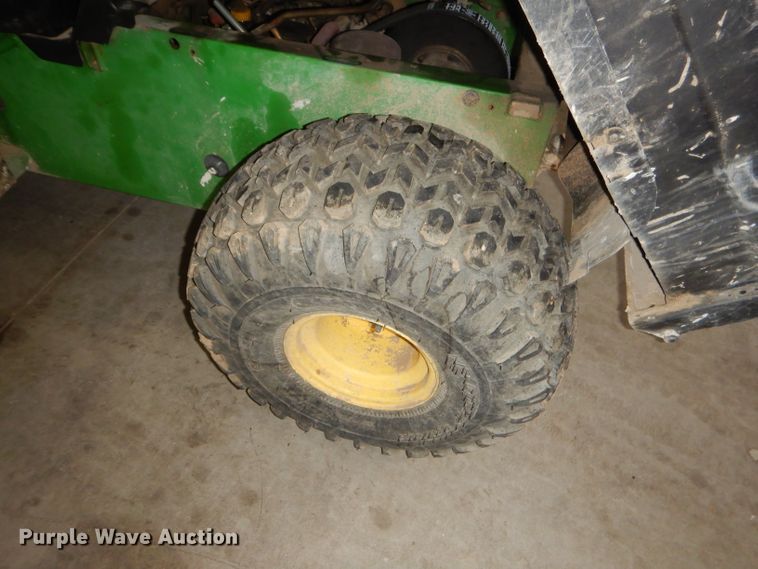 image for item GN9216 2000 John Deere Gator utility vehicle