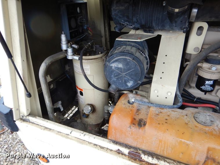 image for item GN9219 1999 Ingersoll Rand air compressor