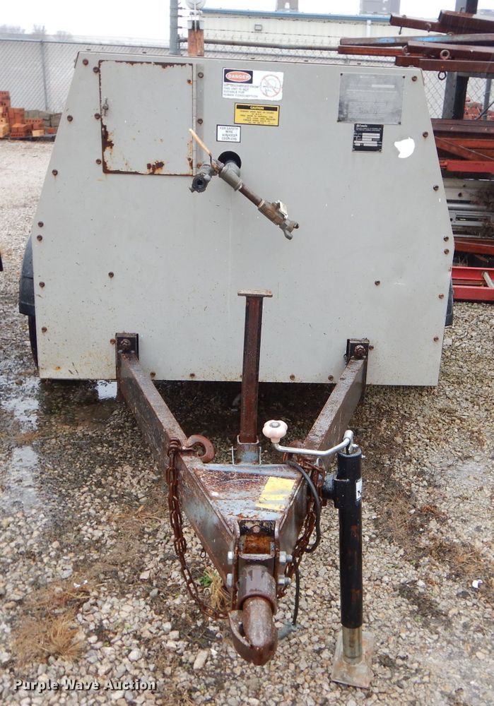 image for item GN9220 2000 Leroi 185 air compressor