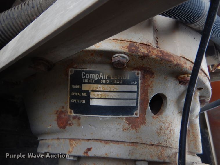 image for item GN9220 2000 Leroi 185 air compressor