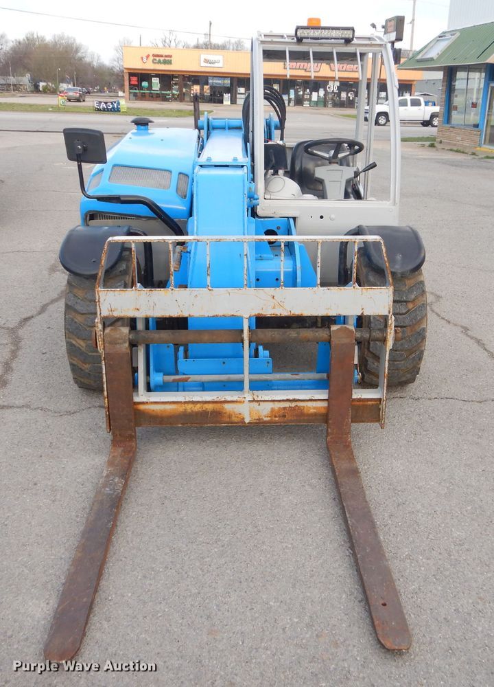image for item GN9234 2010 Genie GTH-5510  telehandler