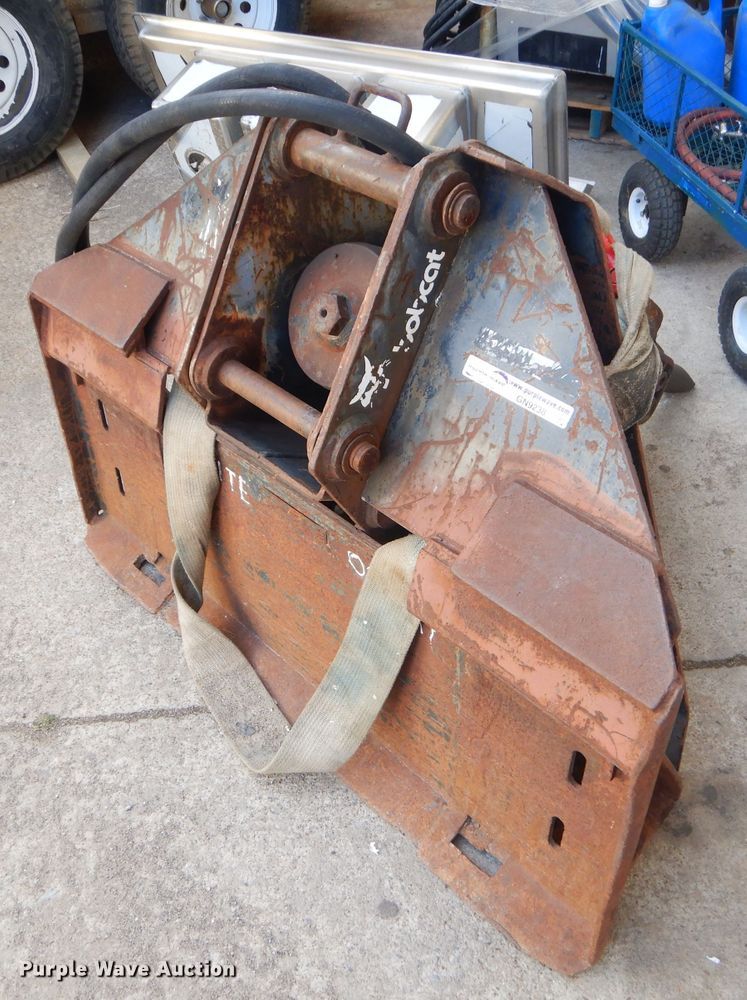 image for item GN9238 Bobcat skid steer breaker