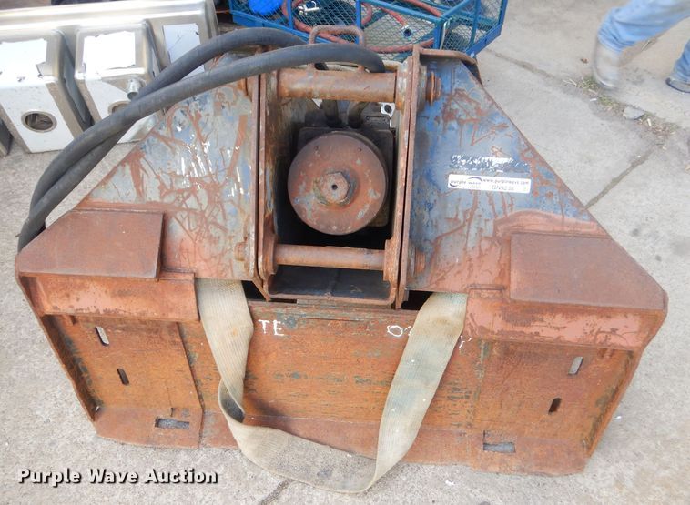 image for item GN9238 Bobcat skid steer breaker