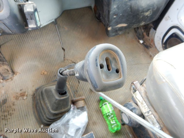 image for item GO9978 1992 Ford LA8000 water truck