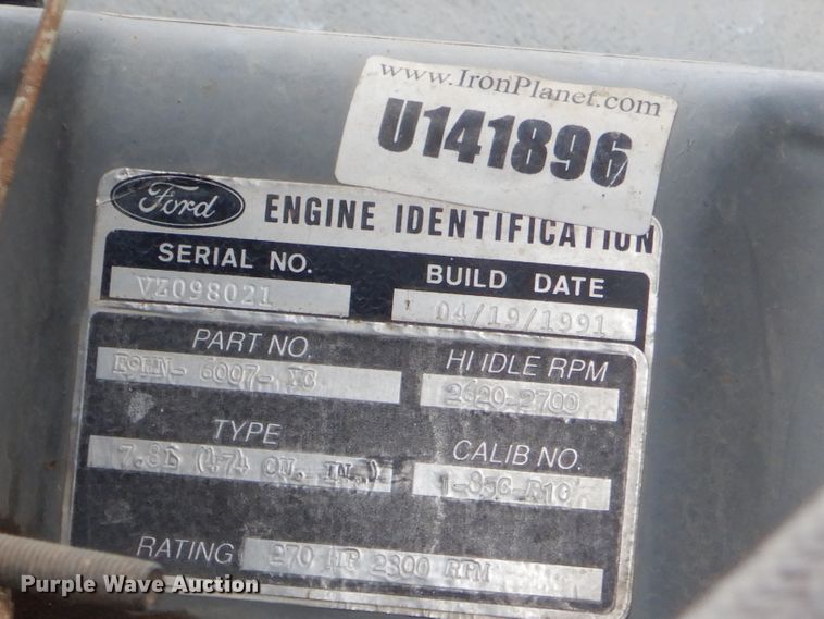 image for item GO9978 1992 Ford LA8000 water truck