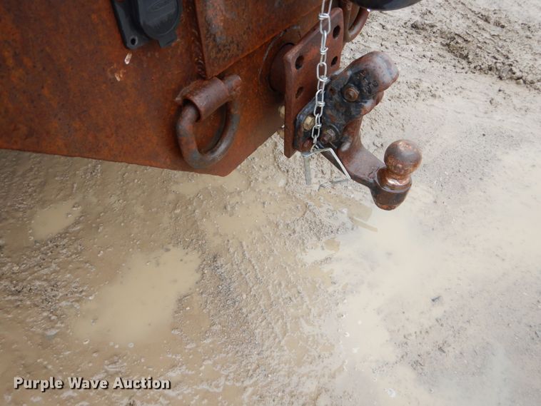 image for item GO9978 1992 Ford LA8000 water truck