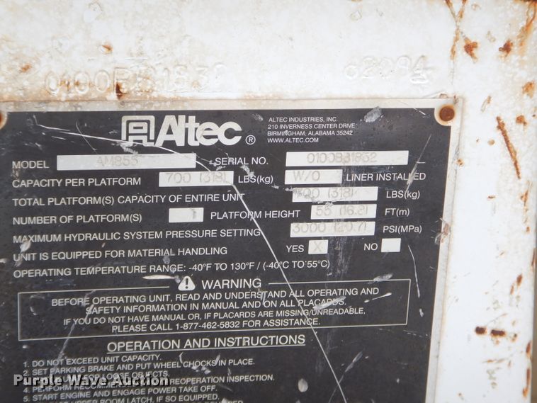 image for item GP9015 2000 International 4900 bucket truck