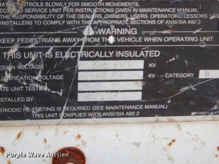 image for item GP9015 2000 International 4900 bucket truck