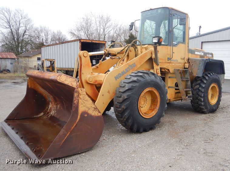 image for item GP9018 2002 Komatsu WA320  wheel loader
