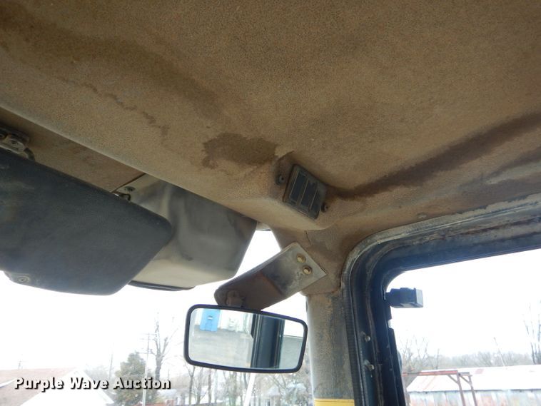 image for item GP9018 2002 Komatsu WA320  wheel loader