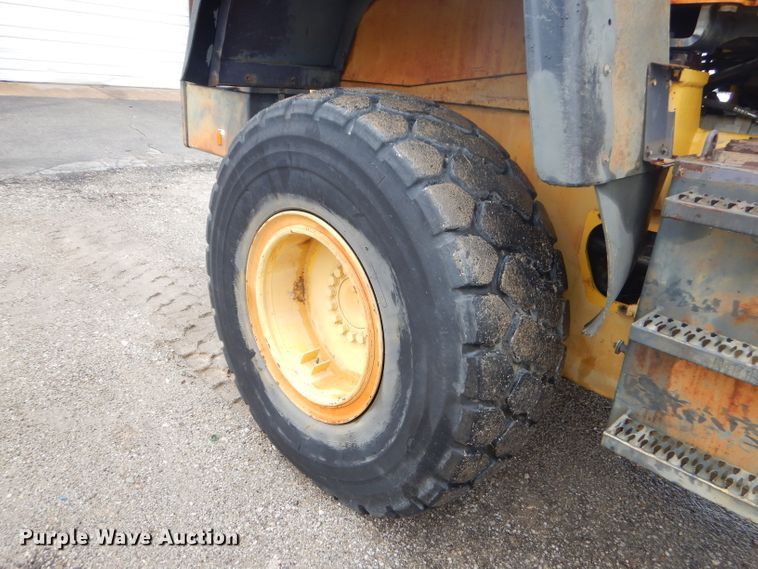image for item GP9018 2002 Komatsu WA320  wheel loader