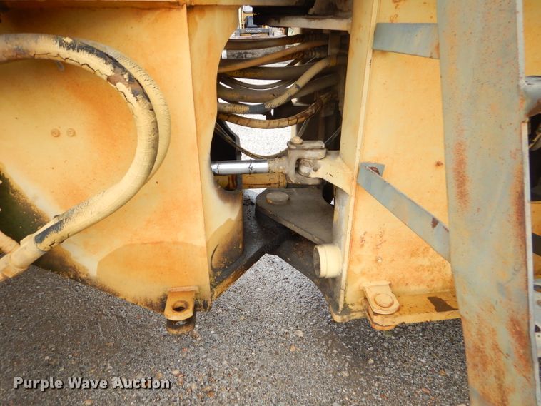 image for item GP9018 2002 Komatsu WA320  wheel loader