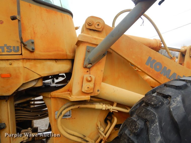 image for item GP9018 2002 Komatsu WA320  wheel loader