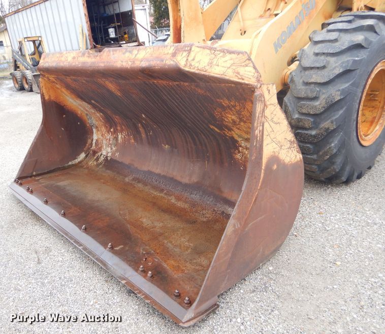 image for item GP9018 2002 Komatsu WA320  wheel loader