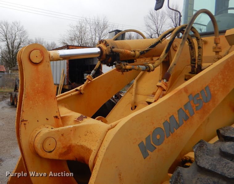 image for item GP9018 2002 Komatsu WA320  wheel loader