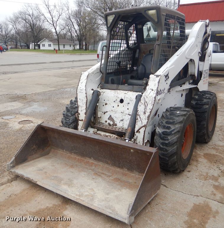 image for item GP9020 2004 Bobcat S250  skid steer loader