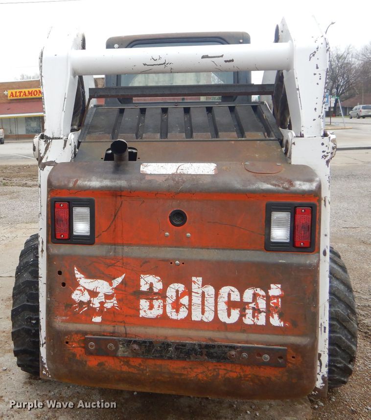image for item GP9020 2004 Bobcat S250  skid steer loader