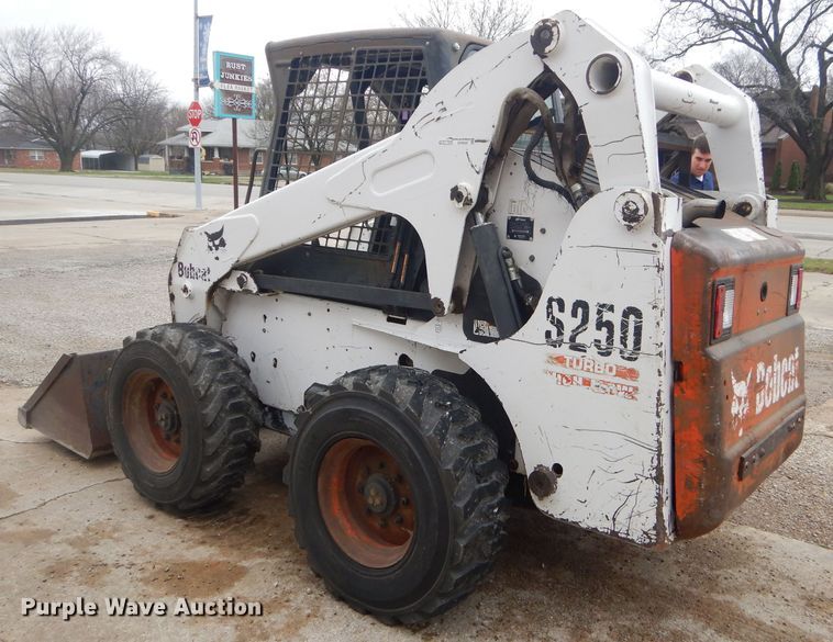 image for item GP9020 2004 Bobcat S250  skid steer loader