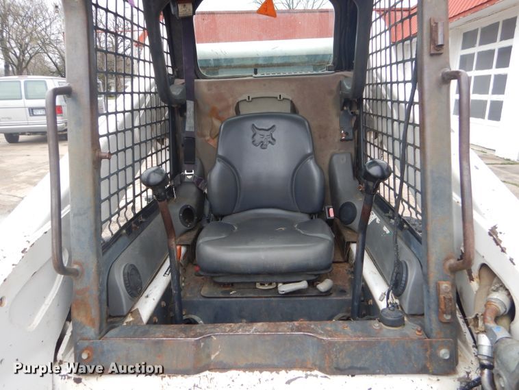 image for item GP9020 2004 Bobcat S250  skid steer loader