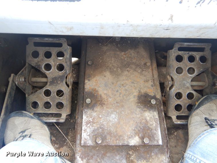 image for item GP9020 2004 Bobcat S250  skid steer loader