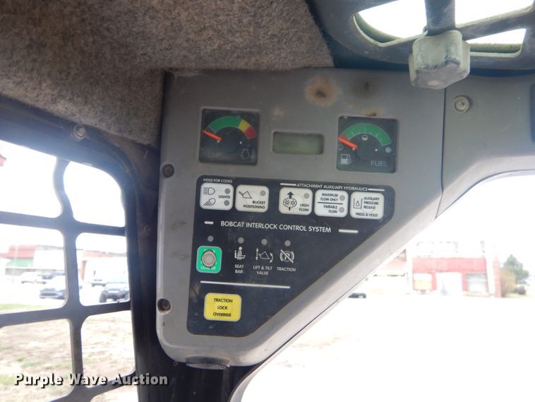 image for item GP9020 2004 Bobcat S250  skid steer loader