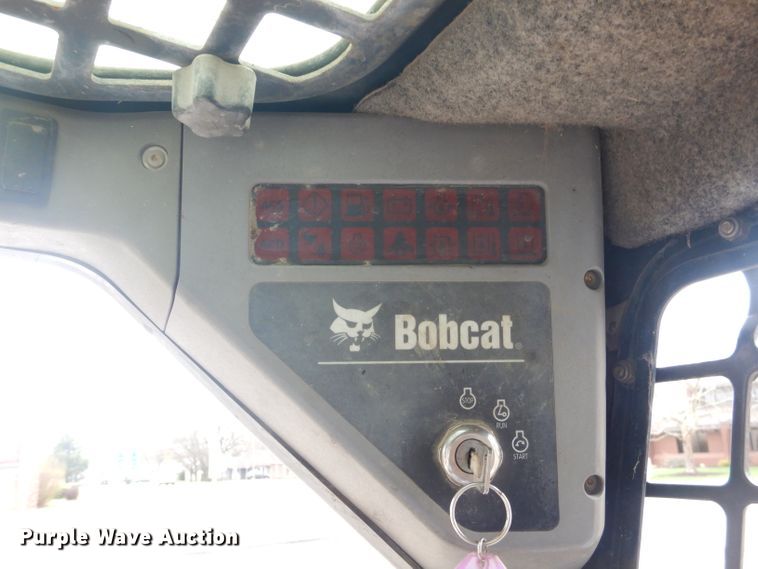 image for item GP9020 2004 Bobcat S250  skid steer loader