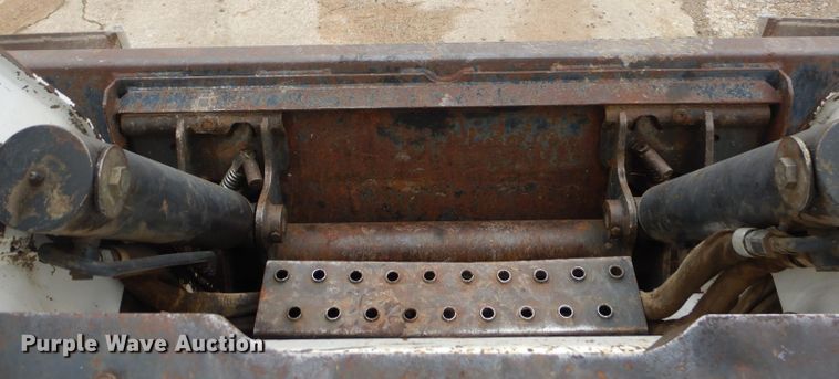 image for item GP9020 2004 Bobcat S250  skid steer loader