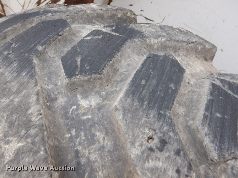 image for item GP9020 2004 Bobcat S250  skid steer loader