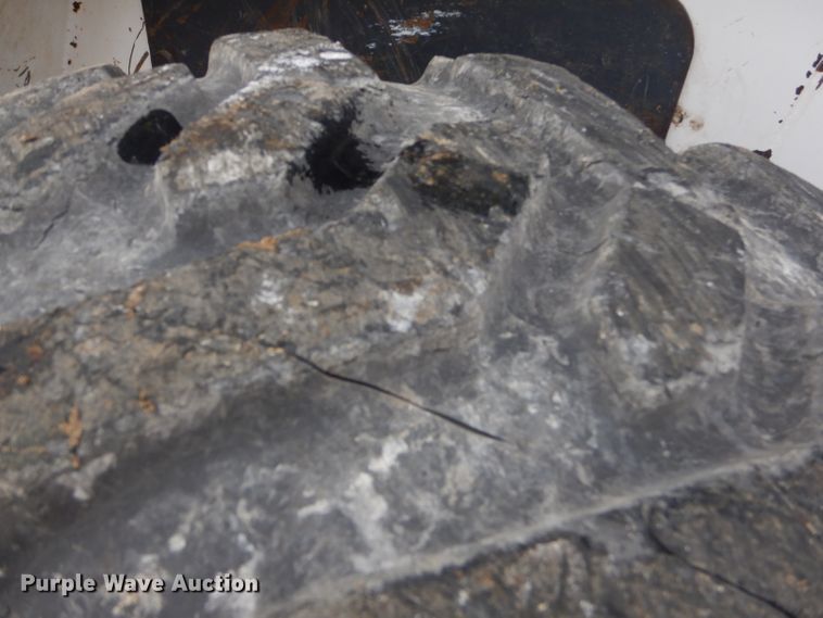 image for item GP9020 2004 Bobcat S250  skid steer loader