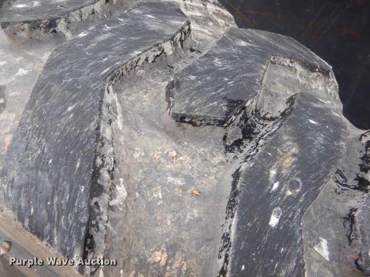 image for item GP9020 2004 Bobcat S250  skid steer loader